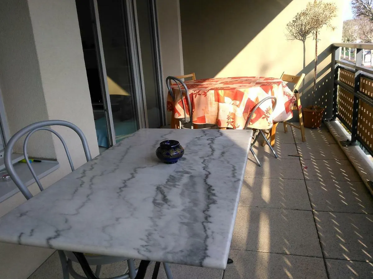 Appartamento Appartement F3 avec Parking privée Saint-Priest  Francia