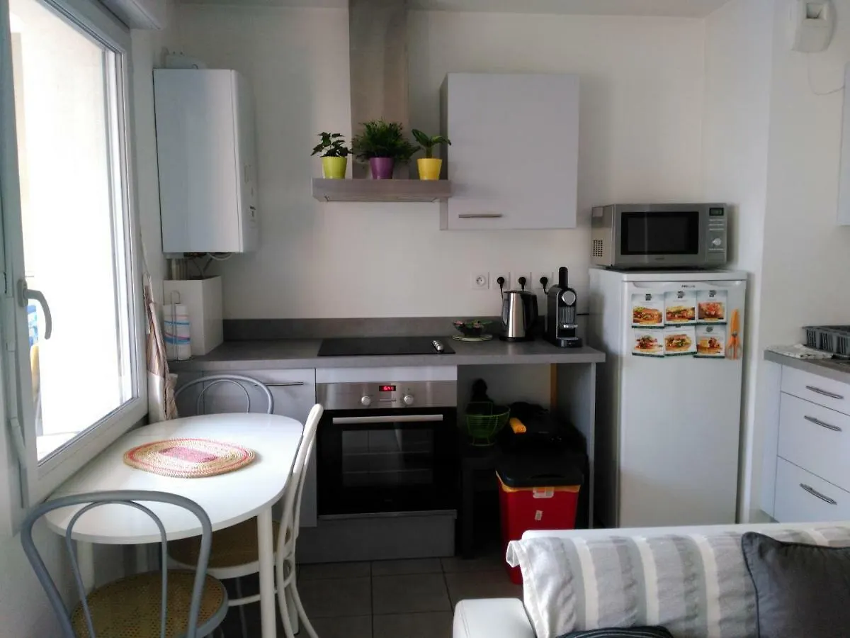 Appartement F3 avec Parking privée Saint-Priest  Appartamento