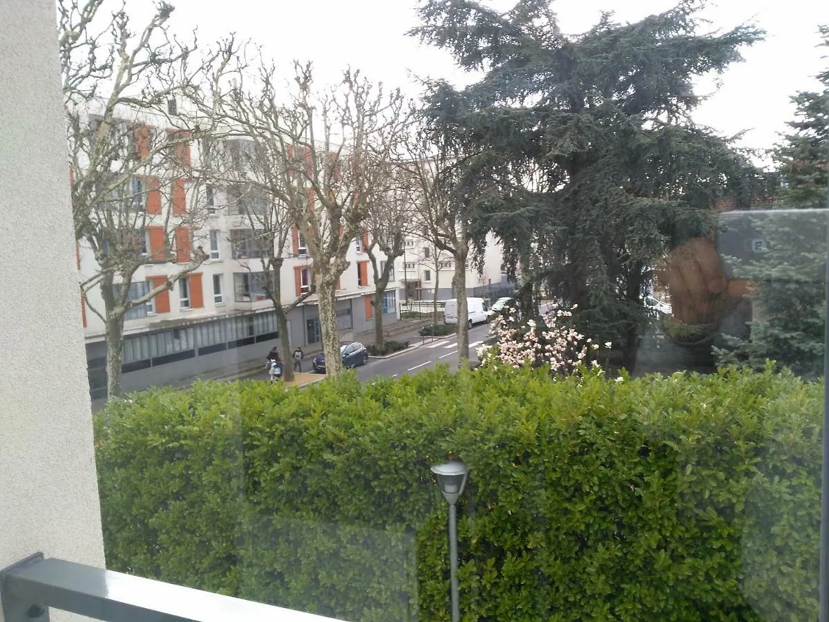 Appartement F3 avec Parking privée Saint-Priest  Appartamento